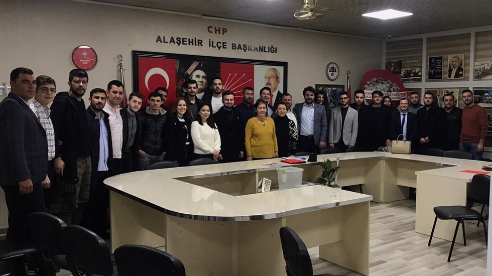 CHP Alaşehir Gen&ccedil;lik Kollarına Tahir Yener se&ccedil;ildi