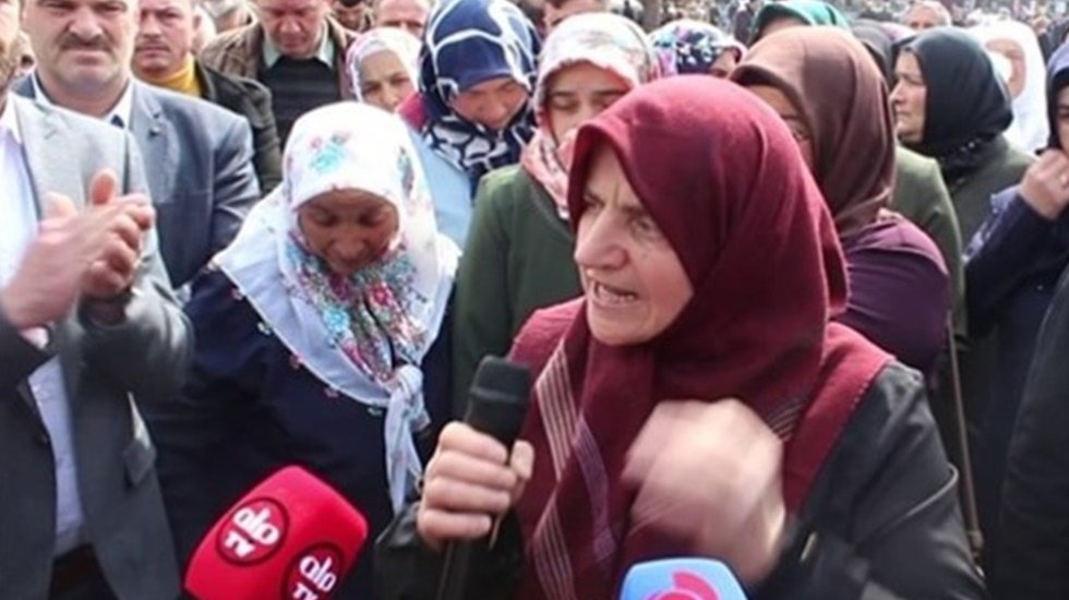 Çöpe karşı çadır direnişi yapan Emine Elik tutuklandı308