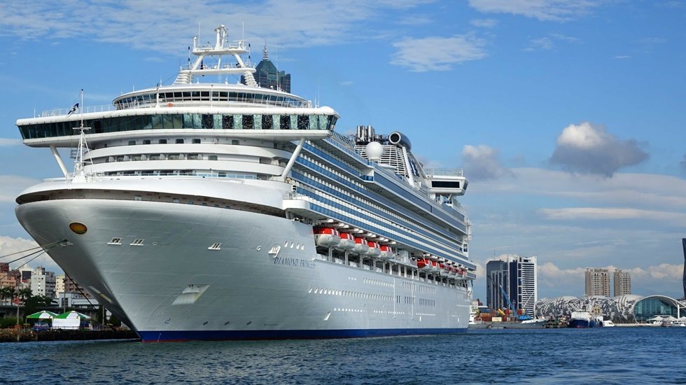 Denizde can pazarı: Dev yolcu gemisinde koronavir&uuml;s vakası