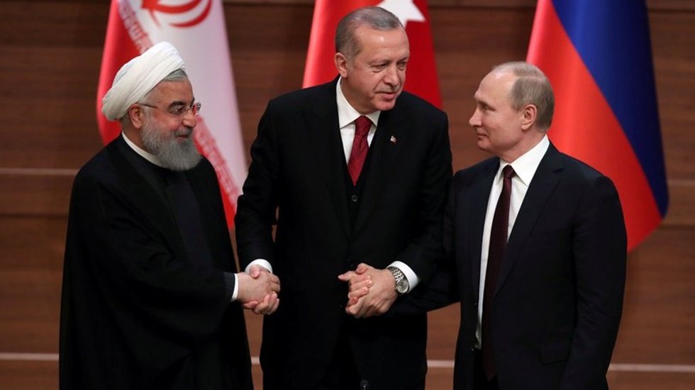 Eski Bakandan dikkat &ccedil;eken a&ccedil;ıklama: İran&rsquo;la savaş riskine dikkat!