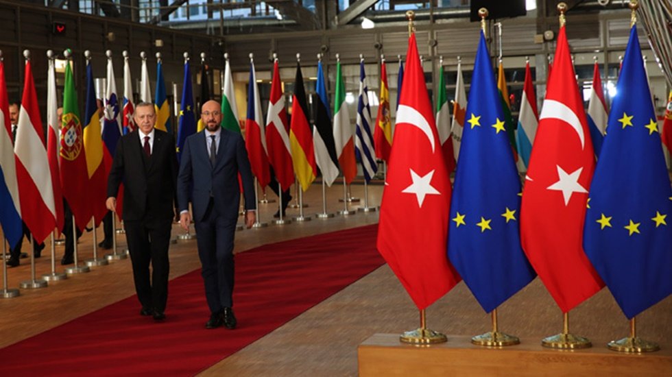 &ldquo;G&ouml;&ccedil;menleri durdurmak i&ccedil;in AB&rsquo;den y&uuml;z milyonlarca Avro talep edecek&rdquo; iddiası