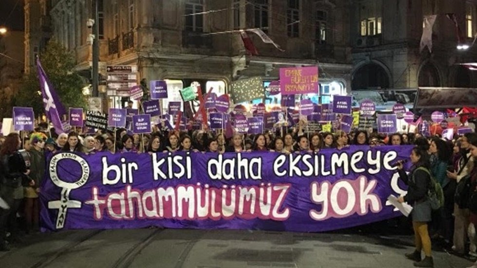 &ldquo;İktidar bize cehennemi dayattı&rdquo; diyen kadınlardan ikinci tur i&ccedil;in dayanışma &ccedil;ağrısı&hellip;