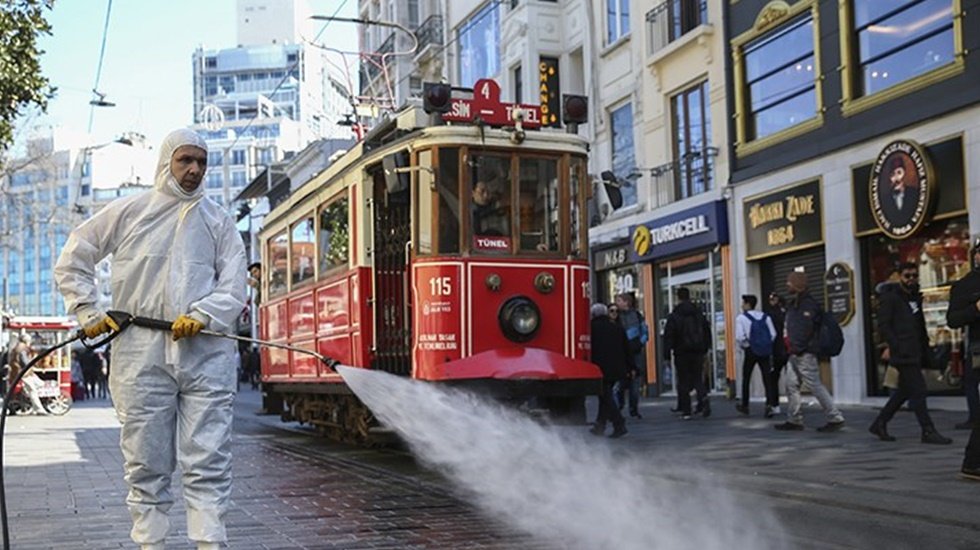 Korona vir&uuml;s&uuml;n&uuml;n T&uuml;rkiye&rsquo;de yayılımına dair 3 senaryo hazırlandı