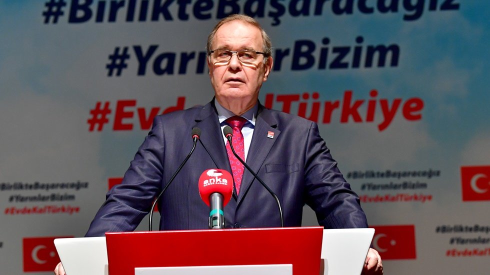 &Ouml;ztrak: &ldquo;İktidar sorumluluktan ka&ccedil;ıyor&hellip; Sokağa &ccedil;ıkma yasağından &ccedil;ekinilmemeli&rdquo;