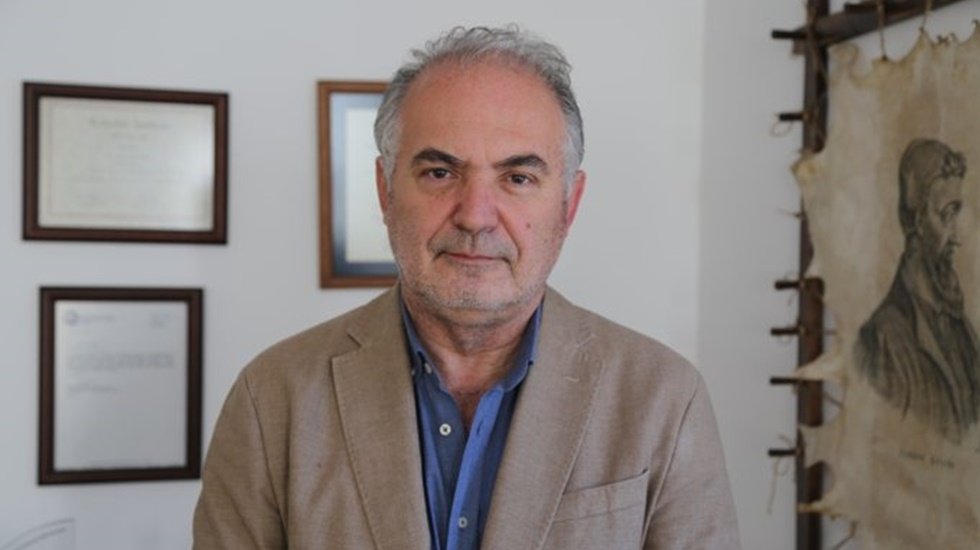 Prof. Dr. Sinan Adıyaman: &lsquo;Hekimlik yaşamdır&rsquo;