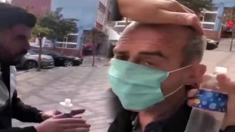 Yaşlı yurttaşı durdurup, zorla başına kolonya d&ouml;ken kişi g&ouml;zaltına alındı