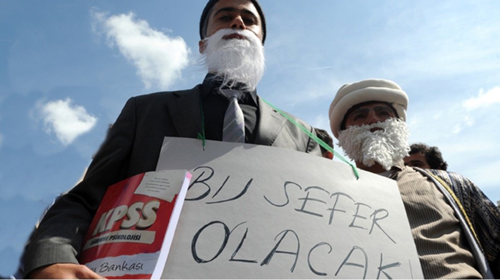 &ldquo;20 bin atanmış &ouml;ğretmen g&ouml;rev bekliyor!&rdquo;