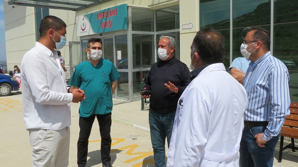 Başkandan sağlık &ccedil;alışanlarına moral