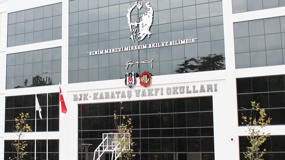 Beşiktaş JK ve BJK Kabataş Vakfı&rsquo;ndan Prof. Dr. Cemil Taşcıoğlu Tıp bilimine emek bursu