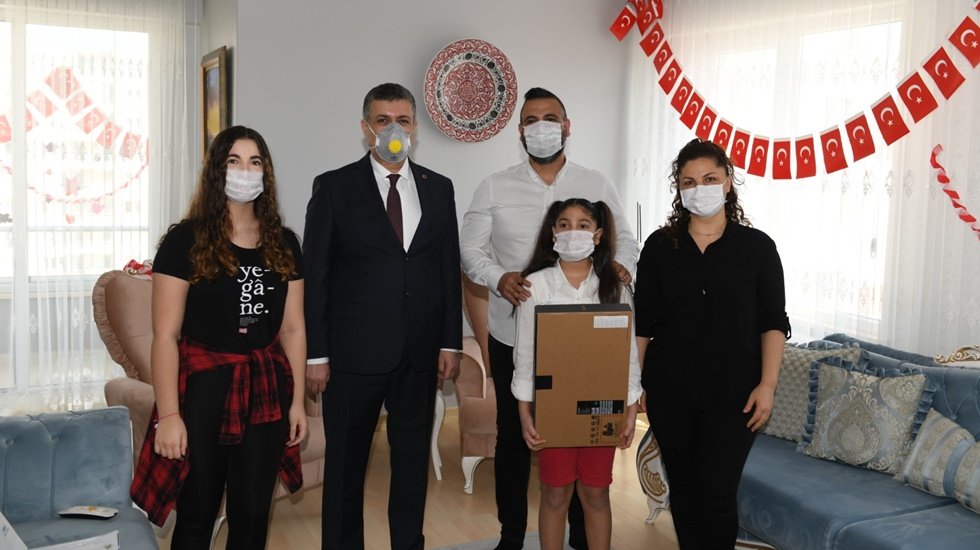 Bozkurt’tan dereceye giren öğrencilere ödül