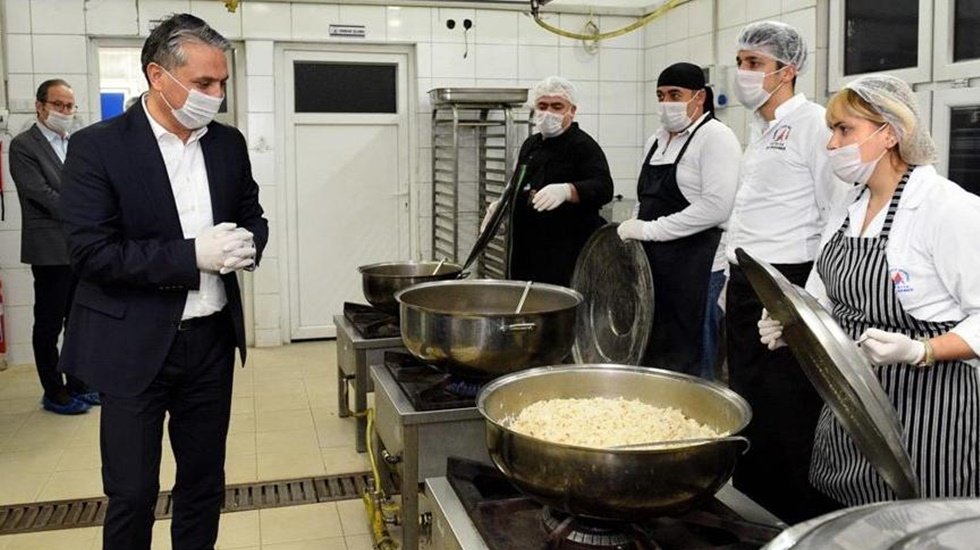CHP&rsquo;li Belediyenin fakir fukaraya yemek verdiği Aşevi hesapları bloke edildi