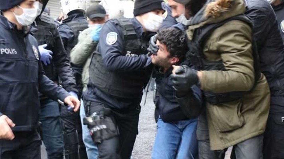 Ekim ayında 227 kişinin 'toplantı g&ouml;steri &ouml;zg&uuml;rl&uuml;ğ&uuml;' ihlal edildi