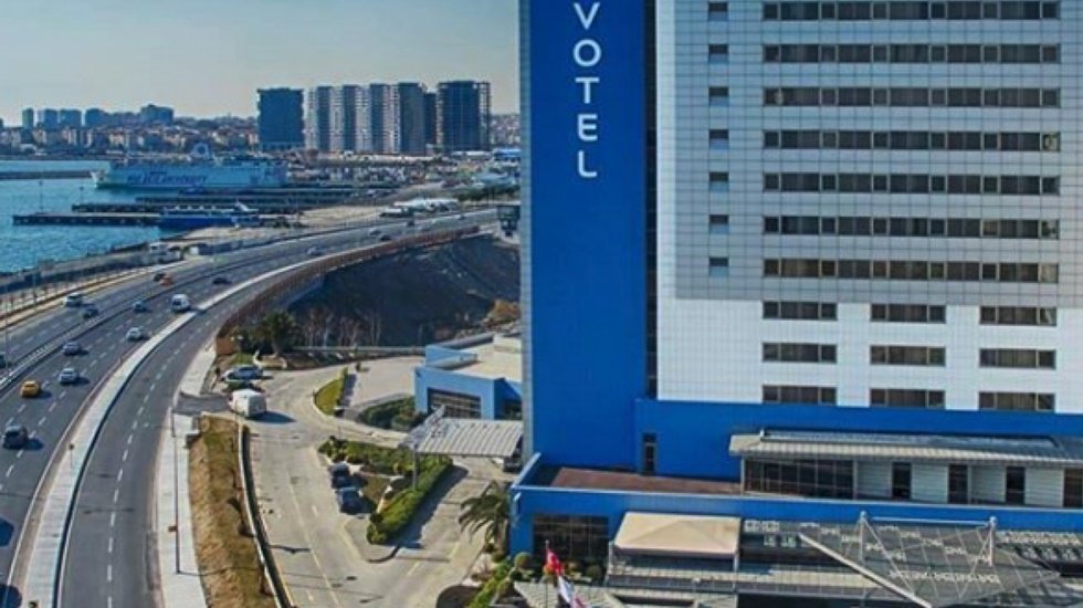 İmamoğlu&rsquo;ndan otelden &ccedil;ıkartılan doktorlara: Otelde yeriniz hazır&hellip;