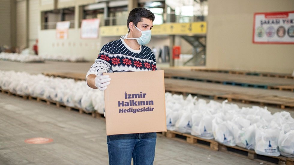İzmirliden İzmirliye salgına karşı diren&ccedil; paketi