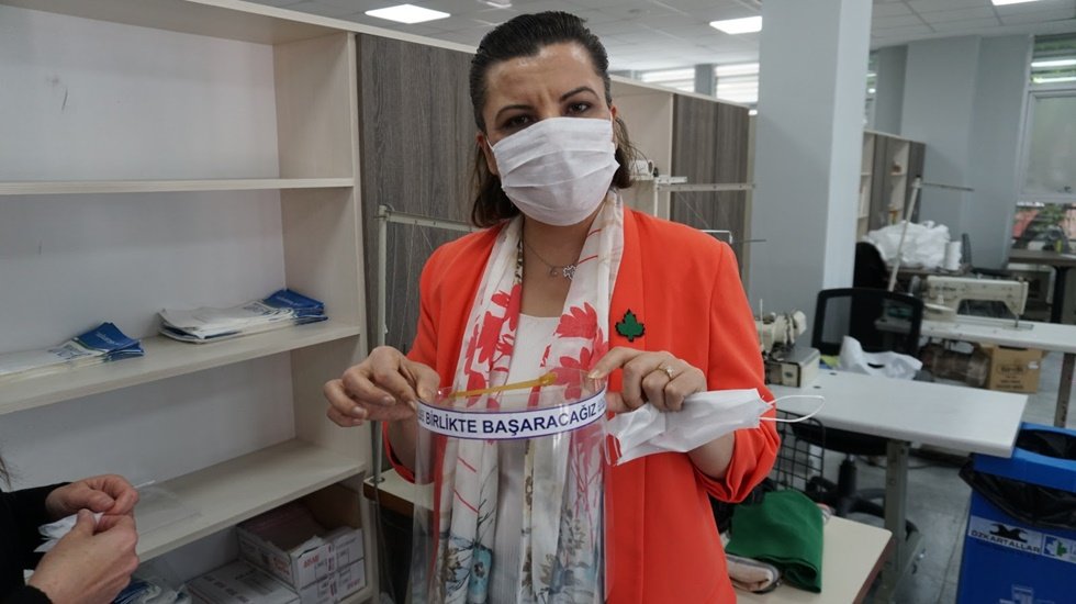 İzmit esnafına siper maske dağıtılacak