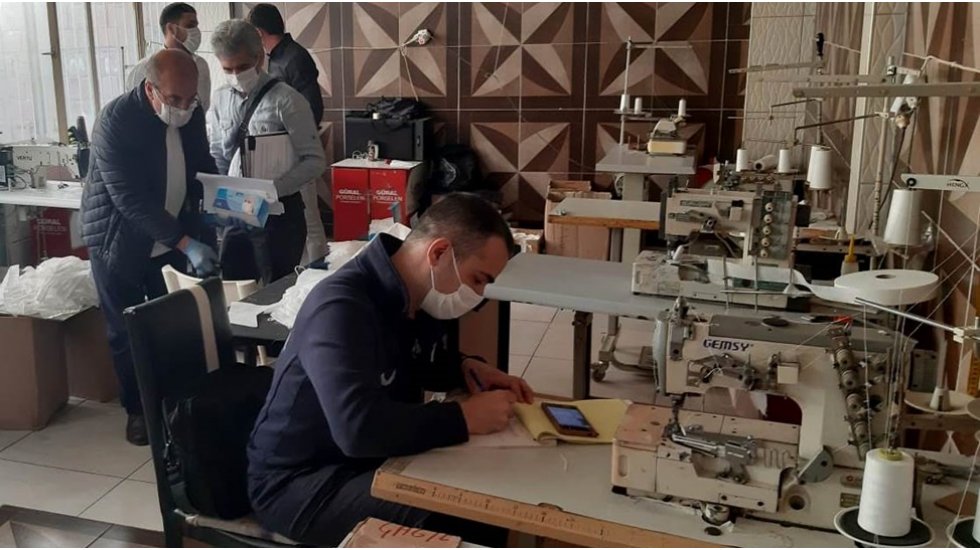 Ka&ccedil;ak maske &uuml;retenlere zabıta baskını