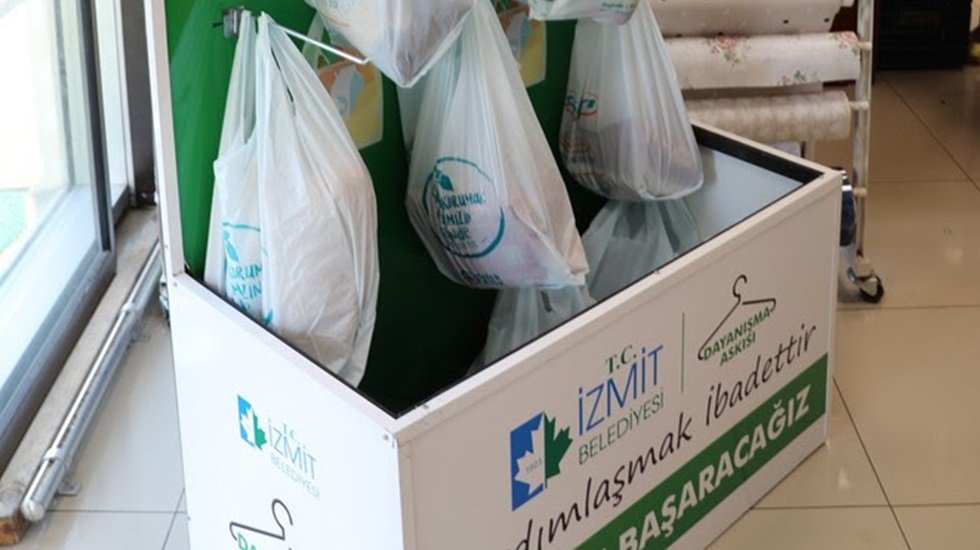 İzmit Belediyesi&rsquo;nin Askıda Gıda dayanışmasına online destek
