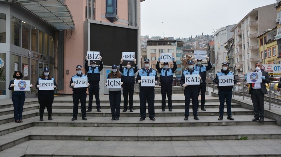 Marketlerde sosyal mesafe uyumunu, Zabıta denetliyor