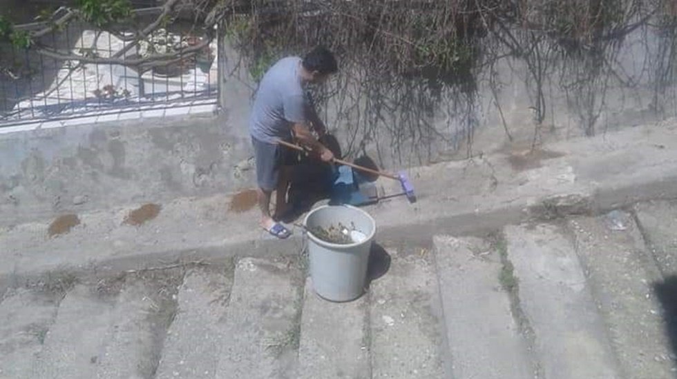 Sokak hayvanlarının mamalarını çöpe atan şahsa ceza!