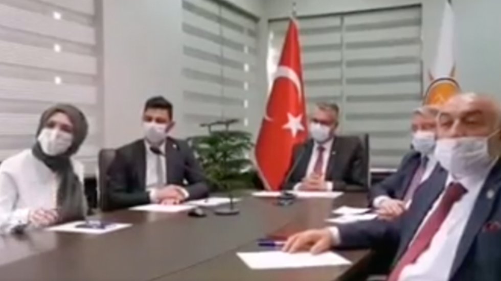 AKP'li Kadın Kolları Başkanı'ndan Erdoğan'a: Allah &ccedil;ocuklarımın &ouml;mr&uuml;nden alsın size versin
