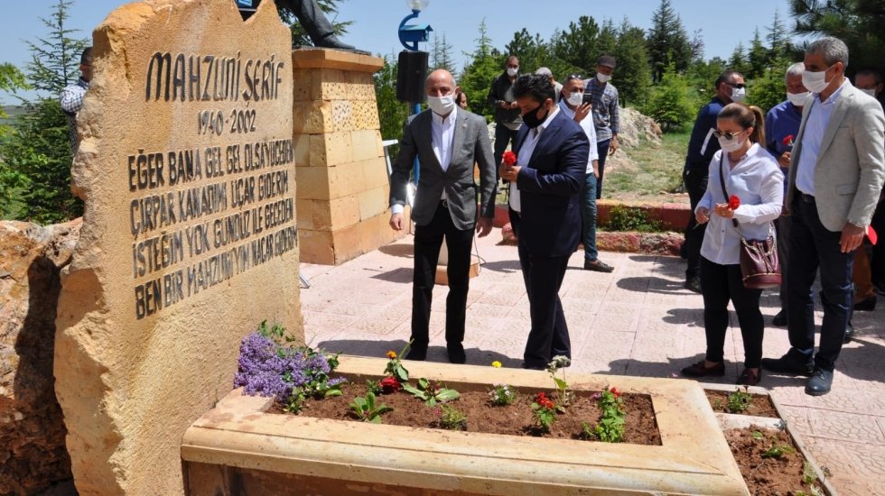 Aşık Mahzuni Şerif anıldı
