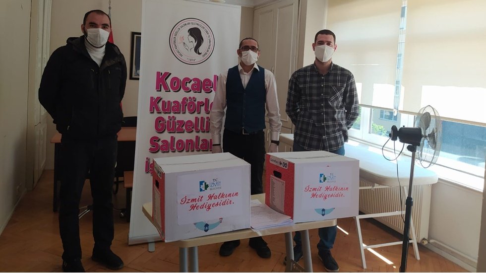 Belediyeden kuaf&ouml;rlere ihtiya&ccedil; kolisi desteği