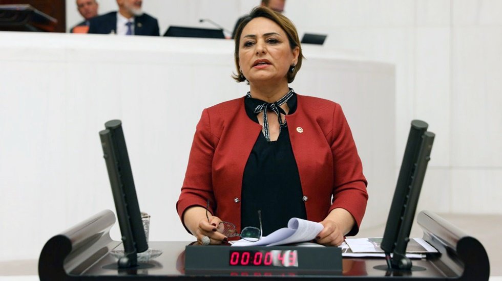 CHP'li Şevkin, esnafın bor&ccedil; ertelemesinde Adana&rsquo;nın kapsam dışında tutulmasına sert tepki g&ouml;sterdi