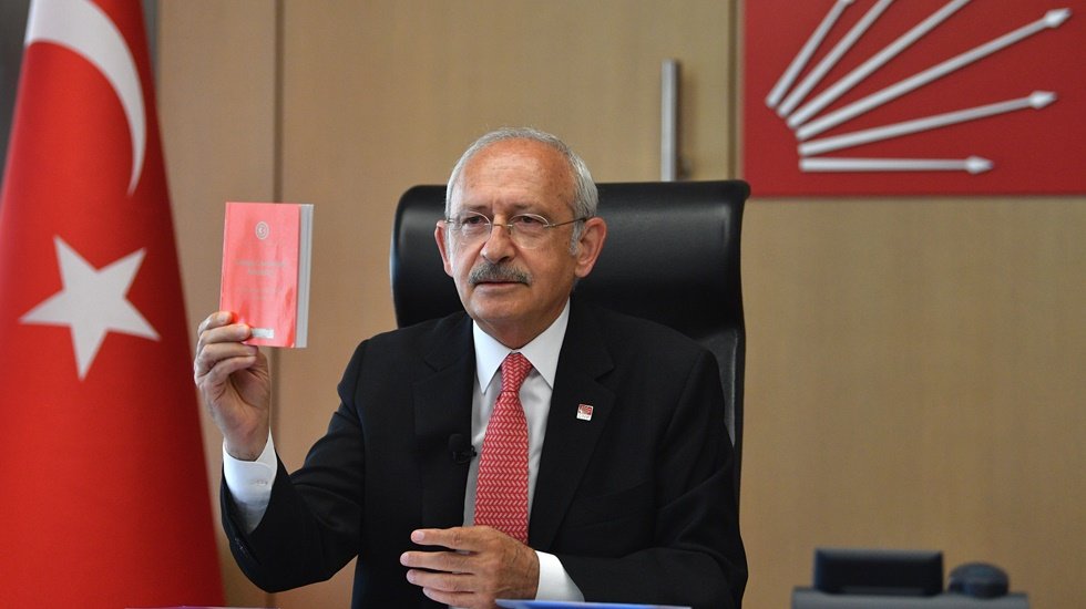 CHP Lideri Kılı&ccedil;daroğlu 82 gen&ccedil; ile &ldquo;19 Mayıs&rdquo; i&ccedil;in buluştu