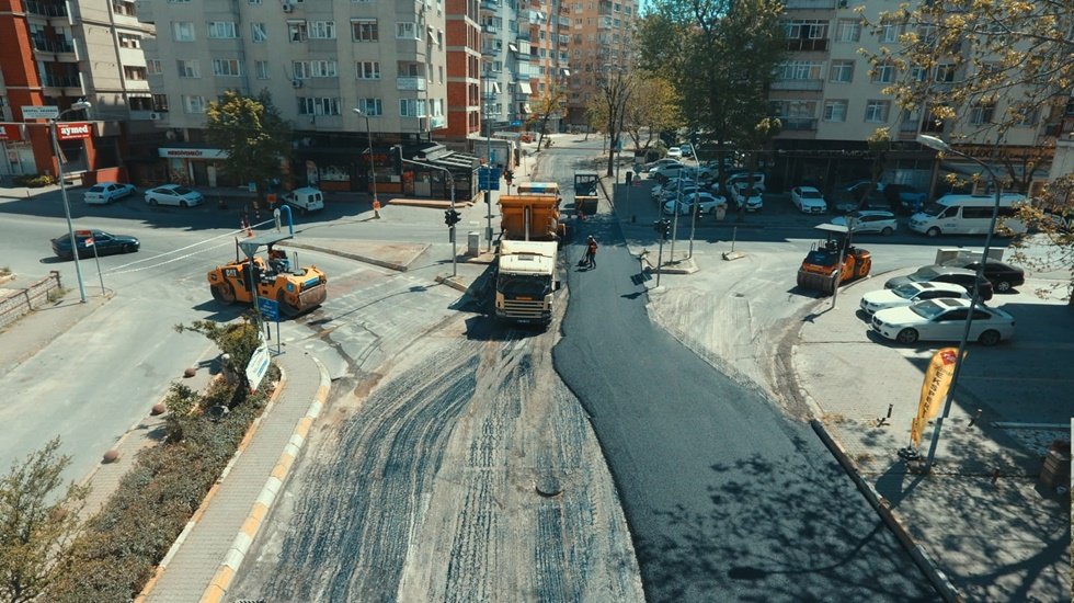 İBB sokağa çıkma yasağından yararlanıp yolları yapıyor