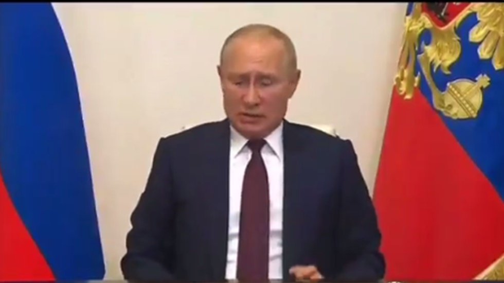 Putin bakanlarıyla yaptığı toplantıda elindeki kalemi fırlattı