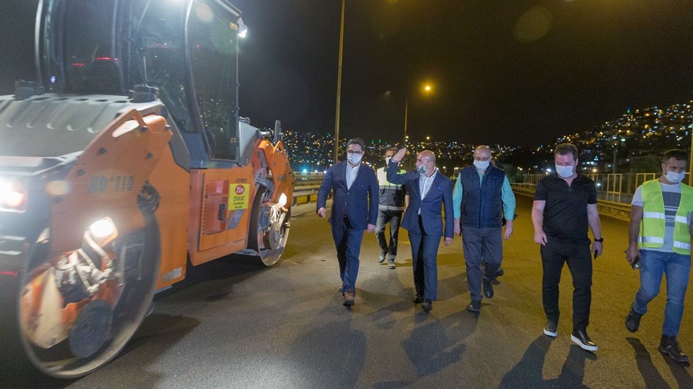 Trafik durunca belediyeler yol yapmaya başladı