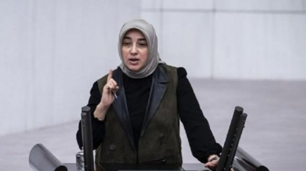 Mahir &Uuml;nal'dan boşalan AKP grup başkanvekilliğine&nbsp;&Ouml;zlem Zengin&nbsp;getirildi...