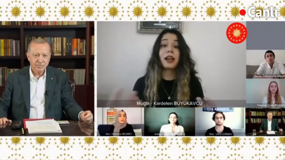 Erdoğan, gen&ccedil;lerle yaptığı YouTube yayınında YKS'nin neden &ouml;ne &ccedil;ekildiğini a&ccedil;ıkladı