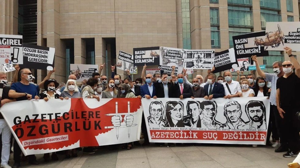 Gazetecilik yargılanıyor