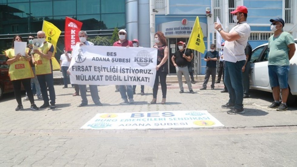 Gelir uzmanlığına m&uuml;lakat getirilmesine tepki
