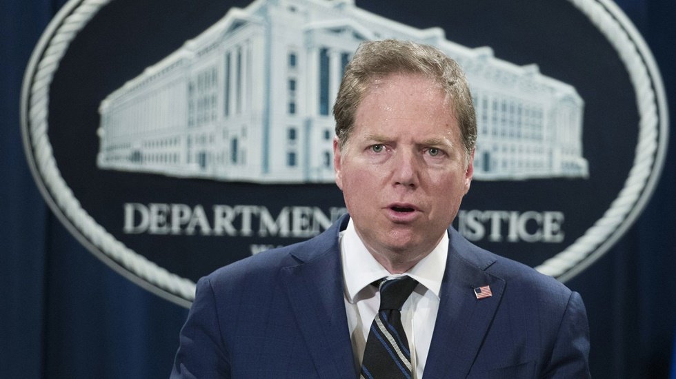 Halkbank soruşturmasını y&uuml;r&uuml;ten savcı Berman g&ouml;revden alındı