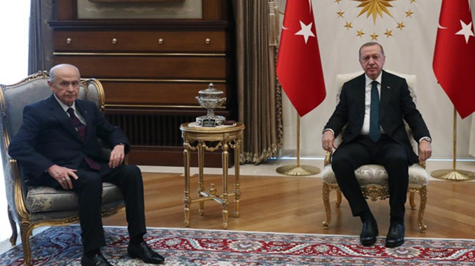Erdoğan ve Bah&ccedil;eli&rsquo;nin 's&uuml;rpriz' g&ouml;r&uuml;şmesinin perde arkasından 'uzlaşı' &ccedil;ıktı