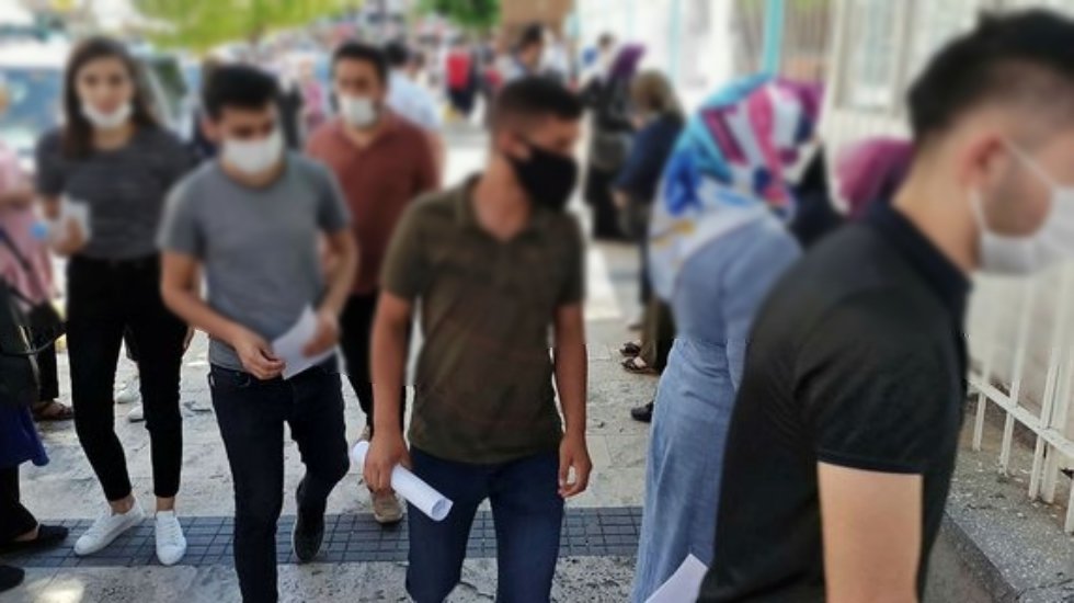 Kısıtlama kalktı koronavir&uuml;s vakaları arttı&hellip;