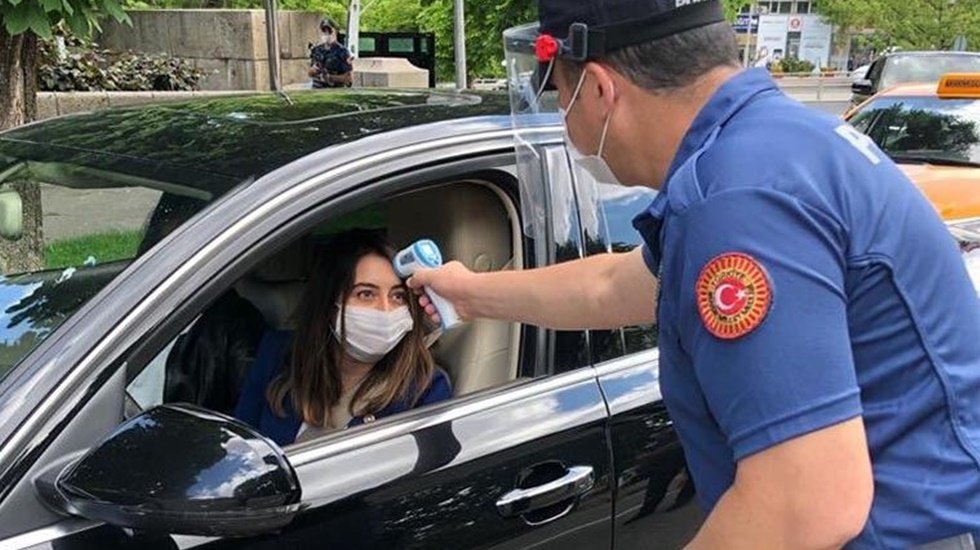 Koronavir&uuml;s dokunulmazlığı: &Ouml;nlem herkese var, vekile 'isteğe bağlı'!