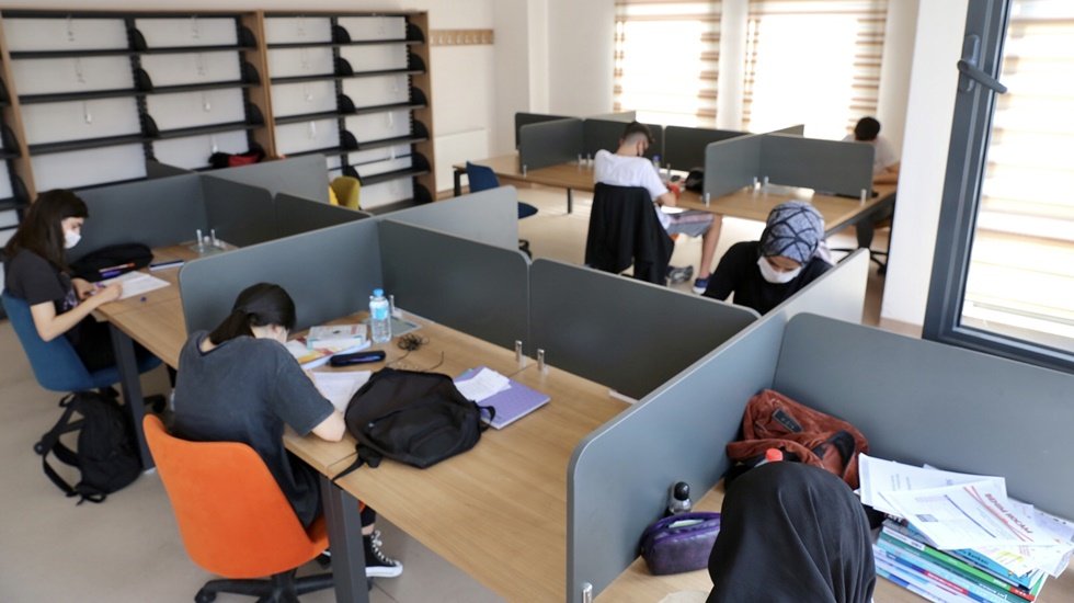 K&uuml;t&uuml;phaneler randevu sistemi ile a&ccedil;ıldı