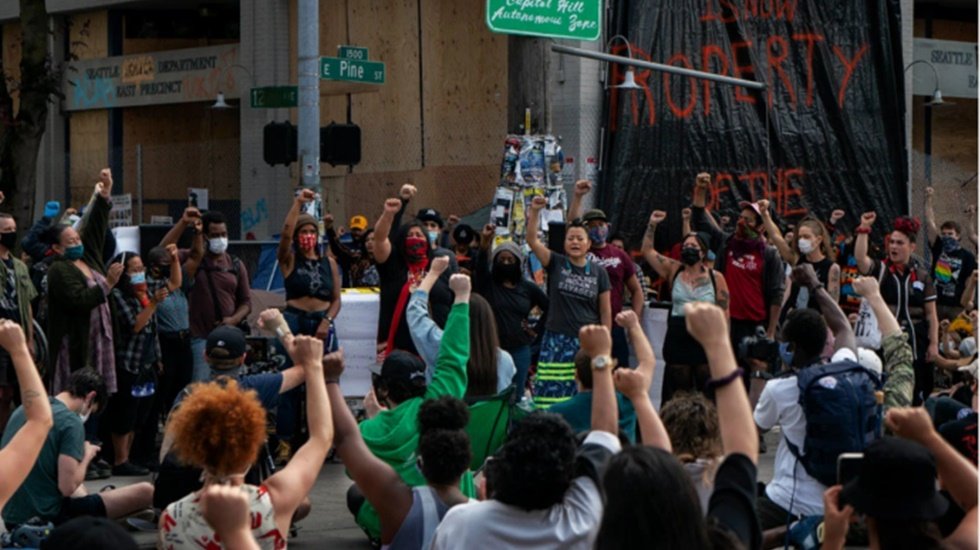 &lsquo;Nefes alamıyorum' eylemcilerinden Seattle&rsquo;da kom&uuml;n kurdu