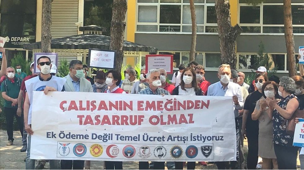 Sağlık &ccedil;alışanlarını kahraman ilan edip cebine el atan iktidar&hellip;