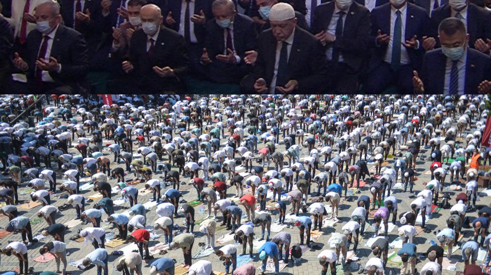 Ayasofya'da ilk namaz kılındı