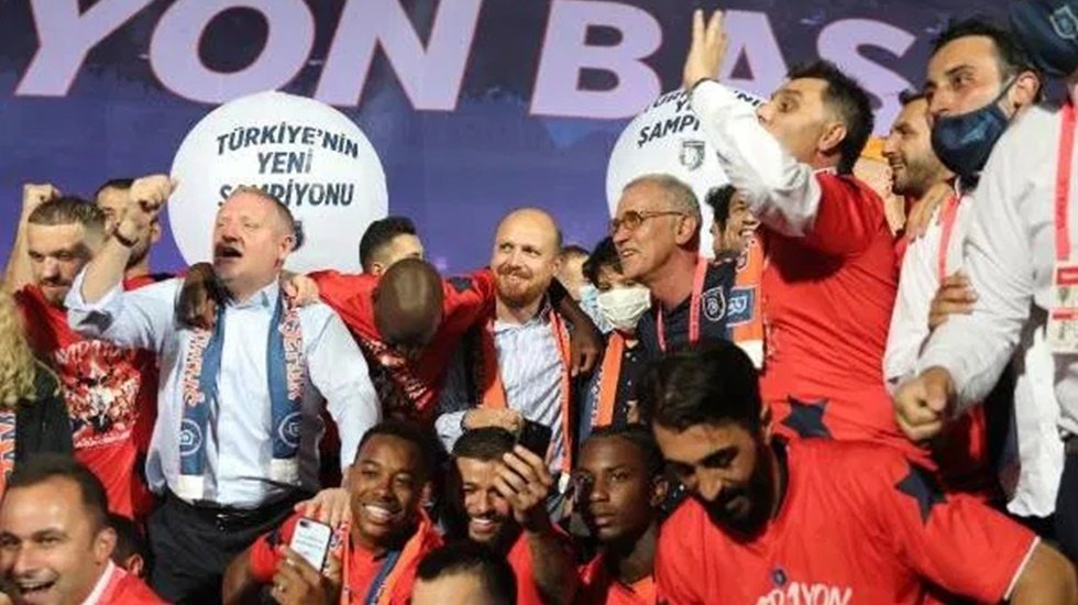 Bilal Erdoğan  Medipol Başakşehir&rsquo;in şampiyonluk kutlamalarına katıldı
