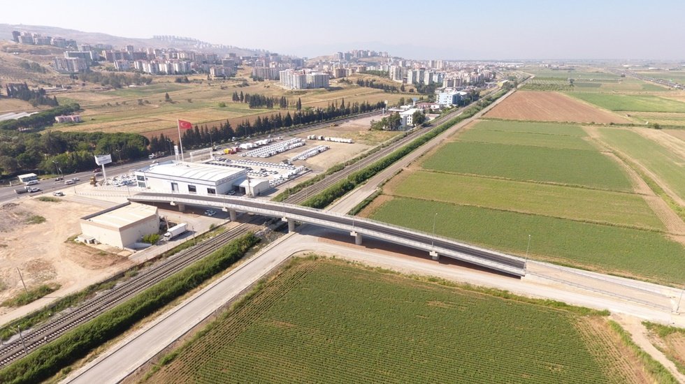 B&uuml;y&uuml;kşehir&rsquo;den Menemen&rsquo;e k&ouml;pr&uuml;