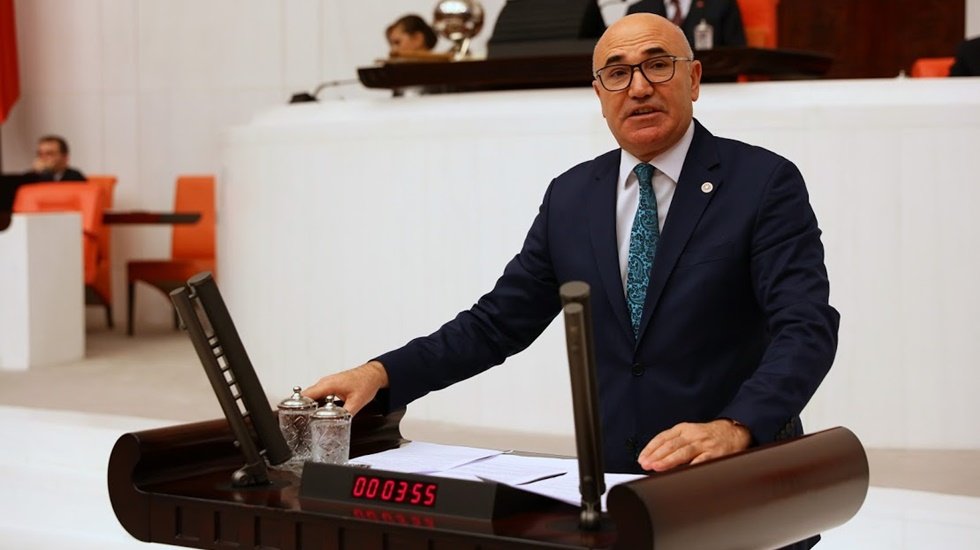 CHP&rsquo;li Tanal b&uuml;t&ccedil;e g&ouml;r&uuml;şmeleri sırasında tam 175 defa &ldquo;Şanlıurfa&rdquo; diyerek rekor kırdı&hellip;