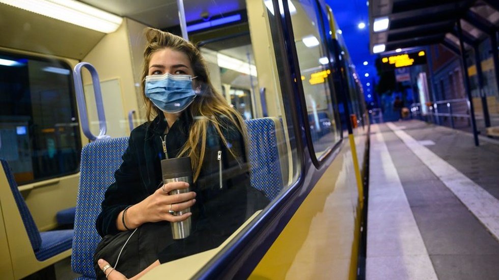 Maske takmayanlara, yeni tedbir &lsquo;ter koklatmak&rsquo;