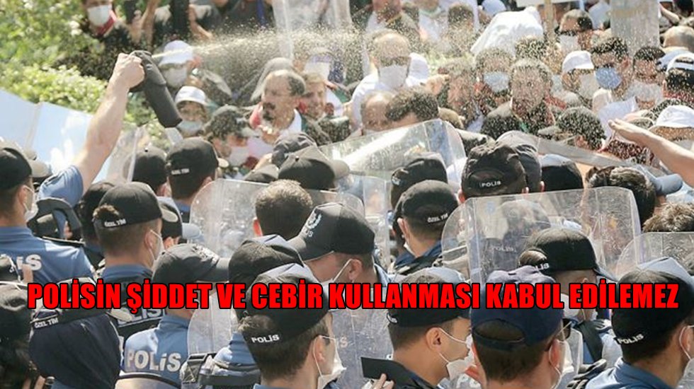 Meclis&rsquo;e alınmayan baro başkanları, adliye &ouml;n&uuml;nde eylem yaptı