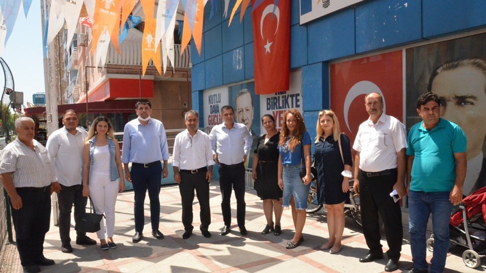Tarsus CHP&rsquo;den, AKP&rsquo;ye "hayırlı olsun" ziyareti