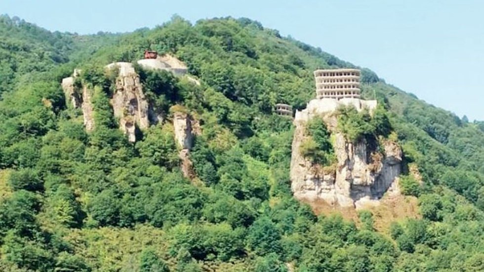 &ldquo;Yabani hayvanları bile &ccedil;ıkamadığı yere otel&hellip;&rdquo;